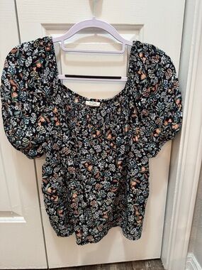 Floral Puff Sleeve Women’s Top in Black and Coral